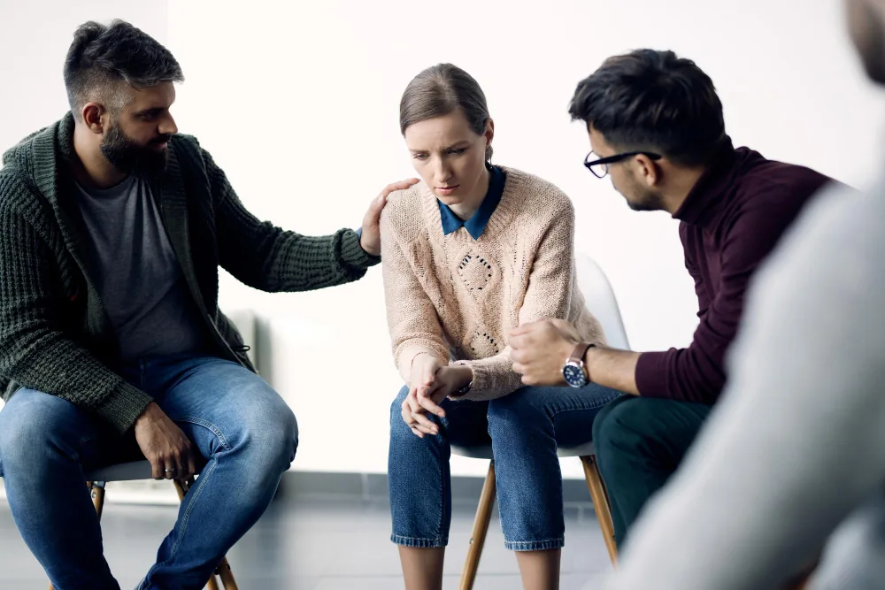 Adults participating in a supportive mental health group focused on living with bipolar disorder