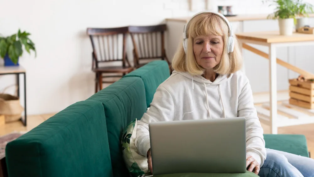 Older adult accessing online psychiatric care from home